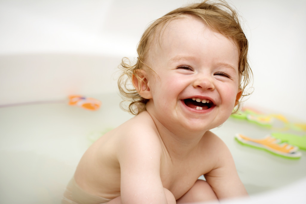Mẹo giảm đau cho trẻ khi mọc răng