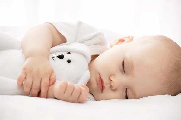 Chăm sóc giấc ngủ để bé sơ sinh khỏe mạnh, mau lớn