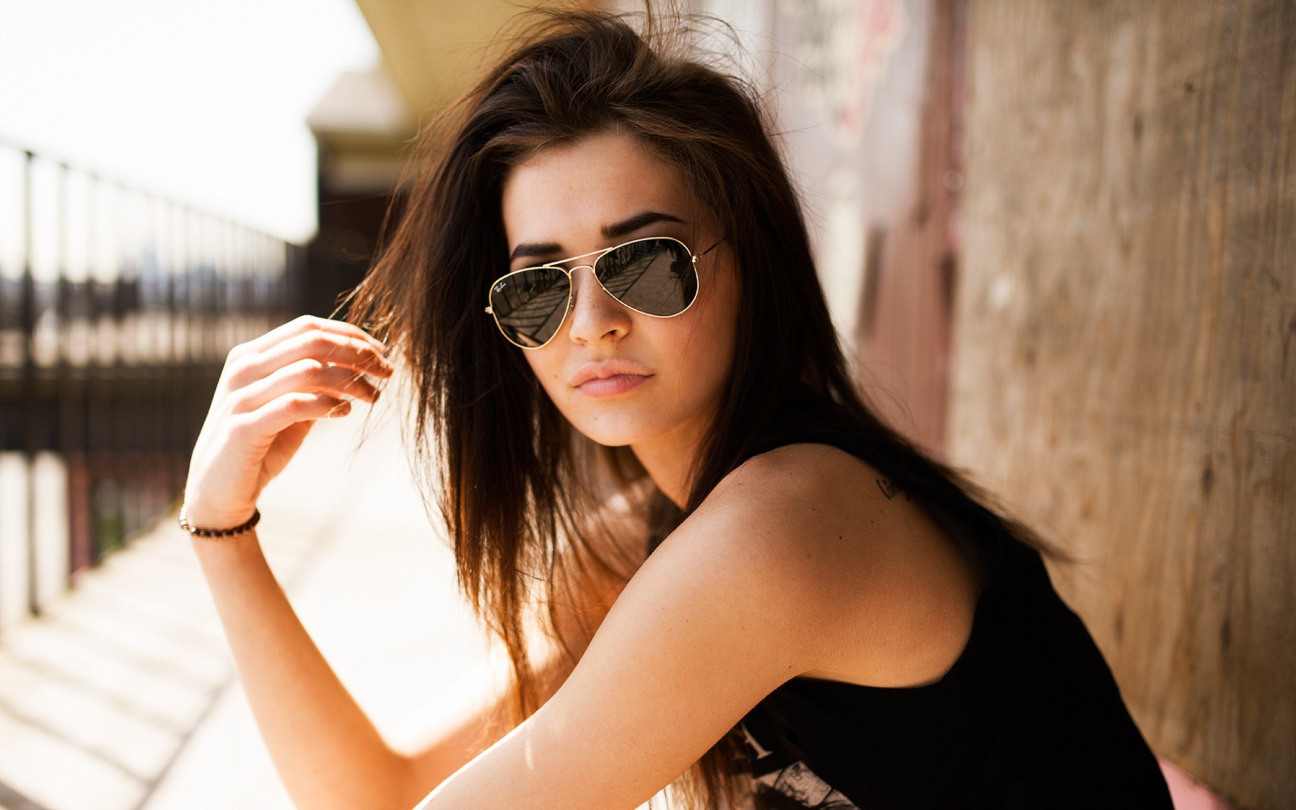 2015-02-beauty-girl-sunglasses
