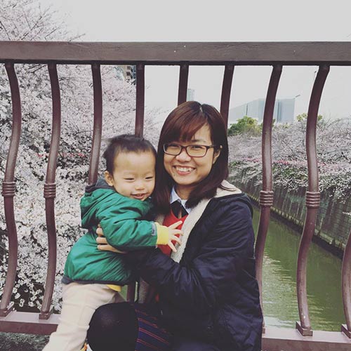 Mẹ Việt giả làm lao công ở trường mẫu giáo của con và sự bất ngờ về giáo dục Nhật Bản