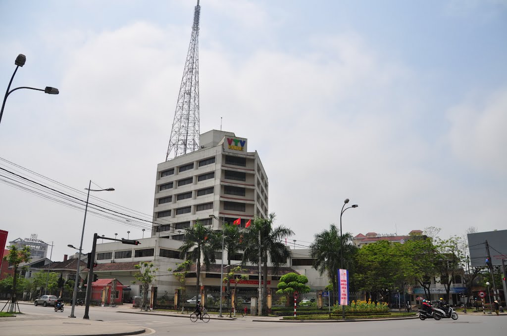 Bất bình đài truyền thanh ở Huế bị “chèn sóng” tiếng Trung Quốc