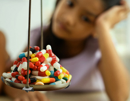 Trẻ ho, viêm họng hay sổ mũi tuyệt đối không nên dùng kháng sinh - 2