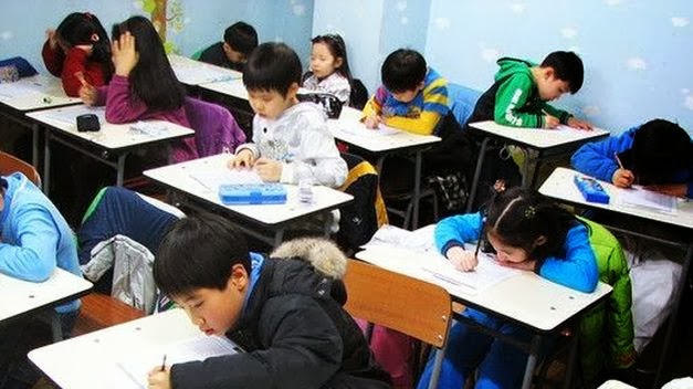 Học sinh tiểu học Hàn Quốc cũng phải luyện thi 
