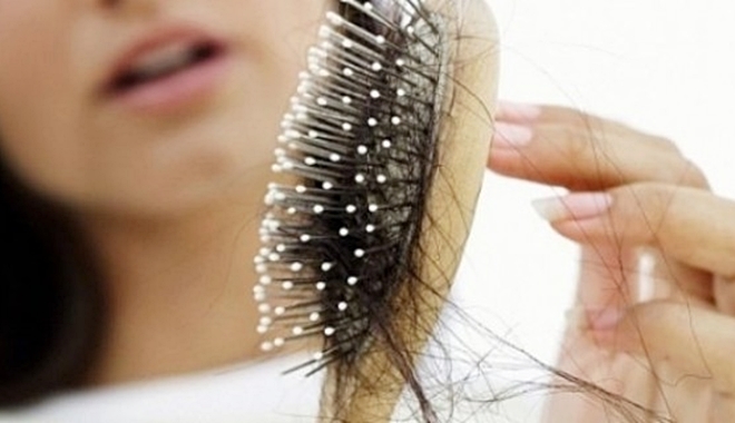 Có rất nhiều nguyên nhân dẫn tới rụng tóc