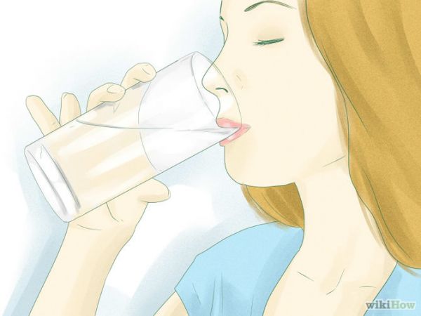 Uống một ly nước đầy trước mỗi bữa ăn