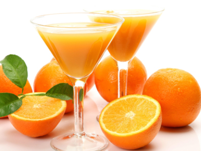 Uống nước cam nhiều vitamin C giúp giảm căng thẳng